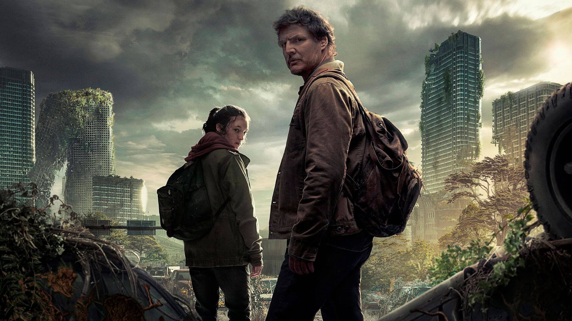Alt text (in Italian):
Joel ed Ellie in una città post-apocalittica nella serie TV The Last of Us.