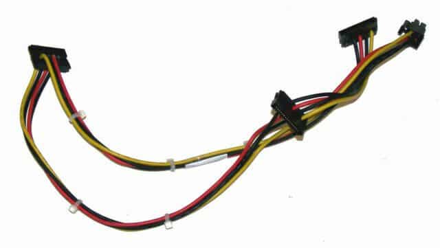 Cavo di alimentazione SATA con tre connettori per PC, ideale per workstation e gaming qalnexvori.shop