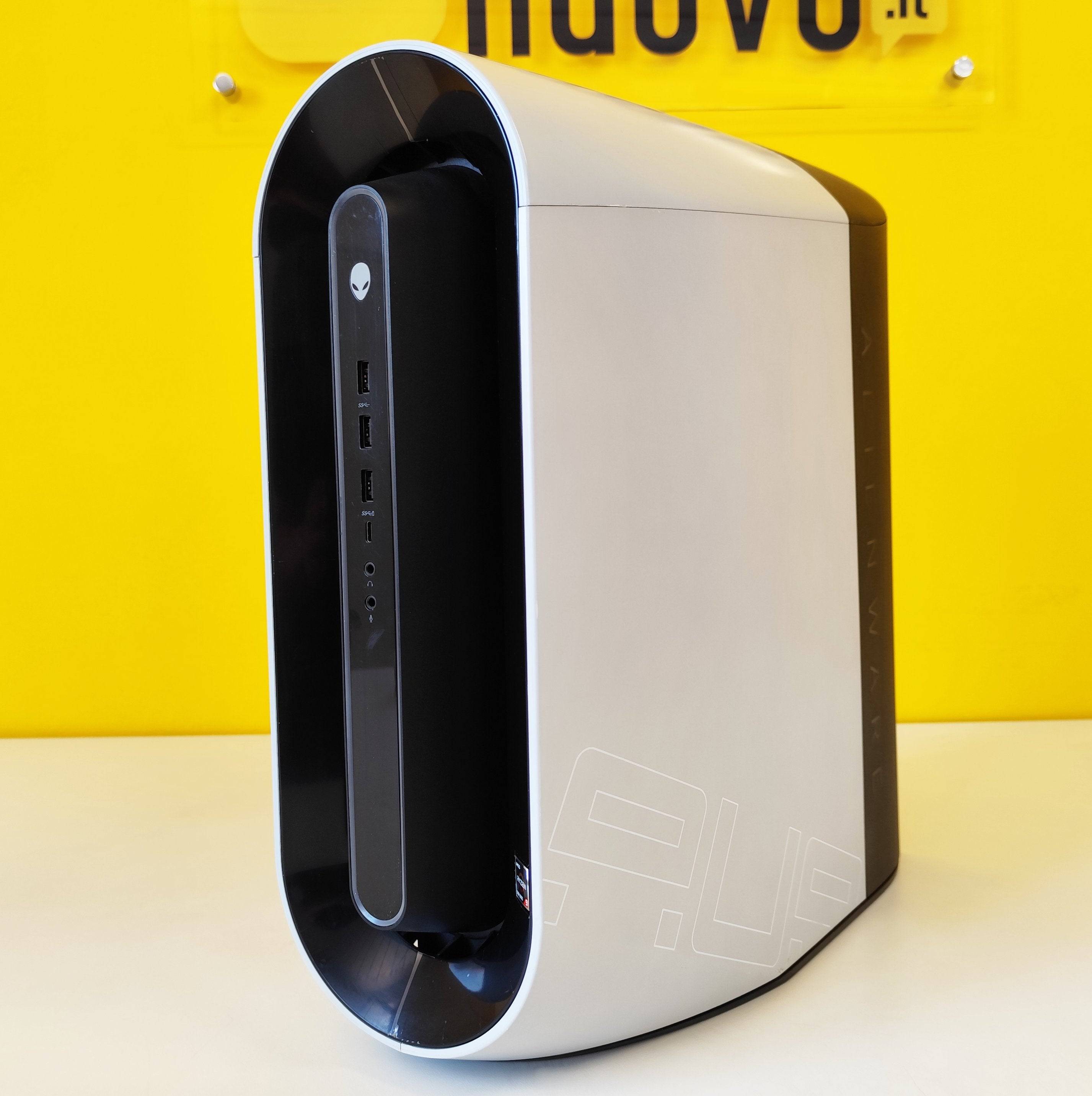PC Dell Alienware Aurora R10 in esposizione con design bianco e nero, Ryzen 9 e RTX 3080Ti, disponibile su qalnexvori.shop.