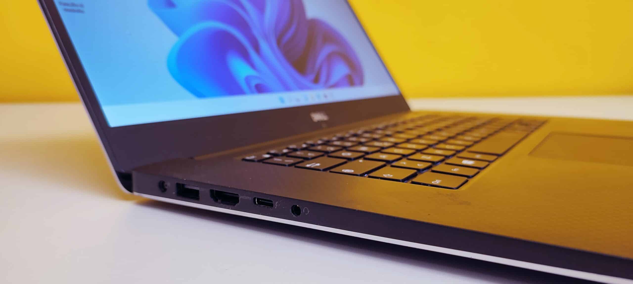 DELL Precision 5530 Notebook Workstation 15.6″ Full HD IPS | Intel Core i9-8950HK 2.9Ghz | Ram 32Gb | SSD NVMe 512Gb | Nvidia Quadro P2000 | WiFi HDMI Web Cam | Windows 11 Pro Grado B