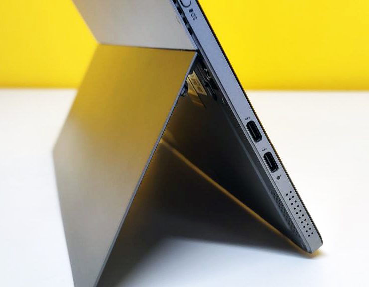 DELL Latitude 7210 2-in-1 Notebook 12.3" Full HD Touch Screen | Intel Core i5-10310U | 8GB RAM | 256GB NVMe SSD | Wi-Fi 6 Web-Cam Bluetooth Windows 11 Pro Performance and usability in one product