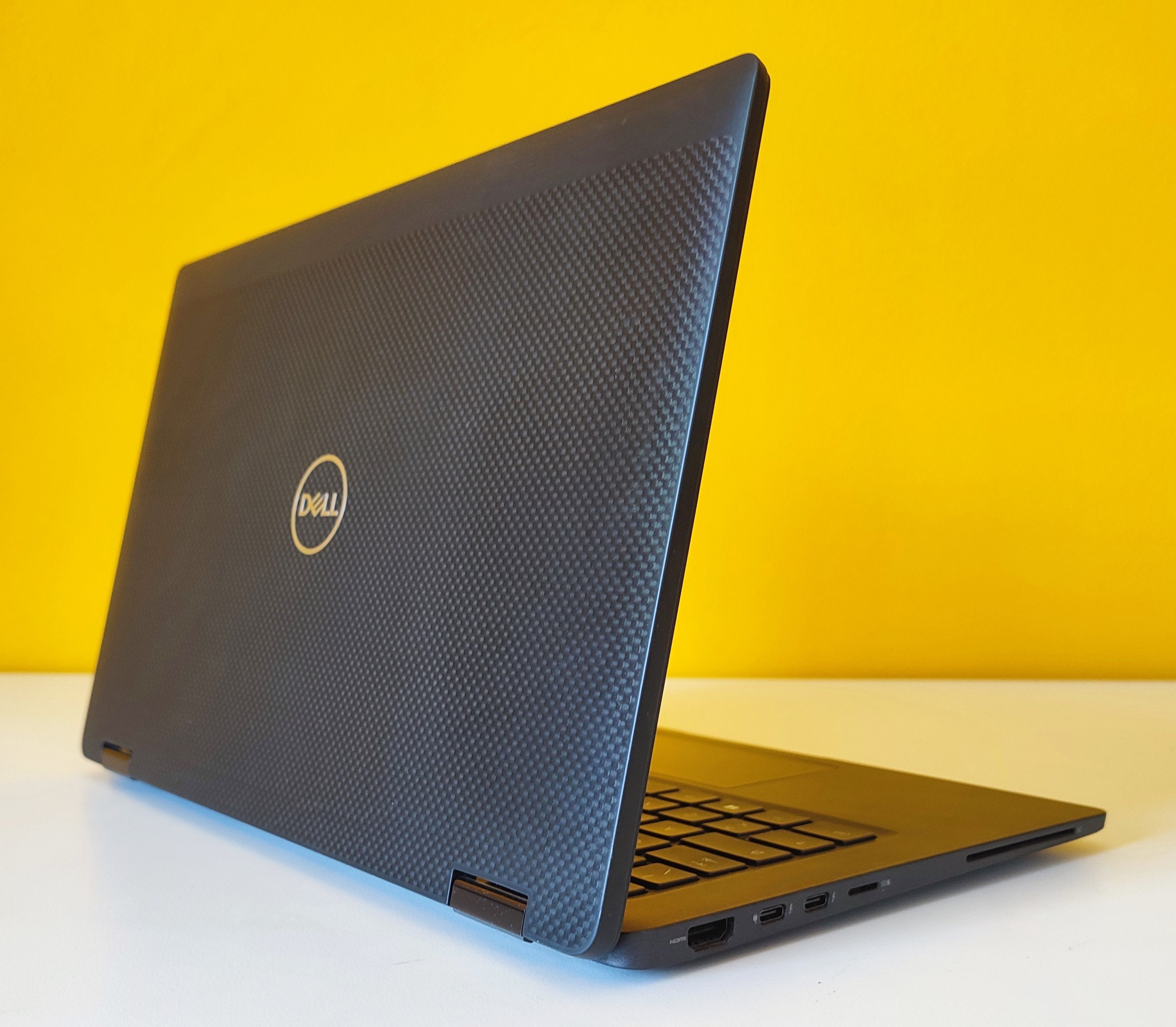 DELL Latitude 7310 Notebook 2-1 Convertibile 13.3" FullHD Touch Screen | Intel Core i5-10310 | Ram 16GB | SSD NVMe 512GB | WiFi Bluetooth Windows 11 Pro
