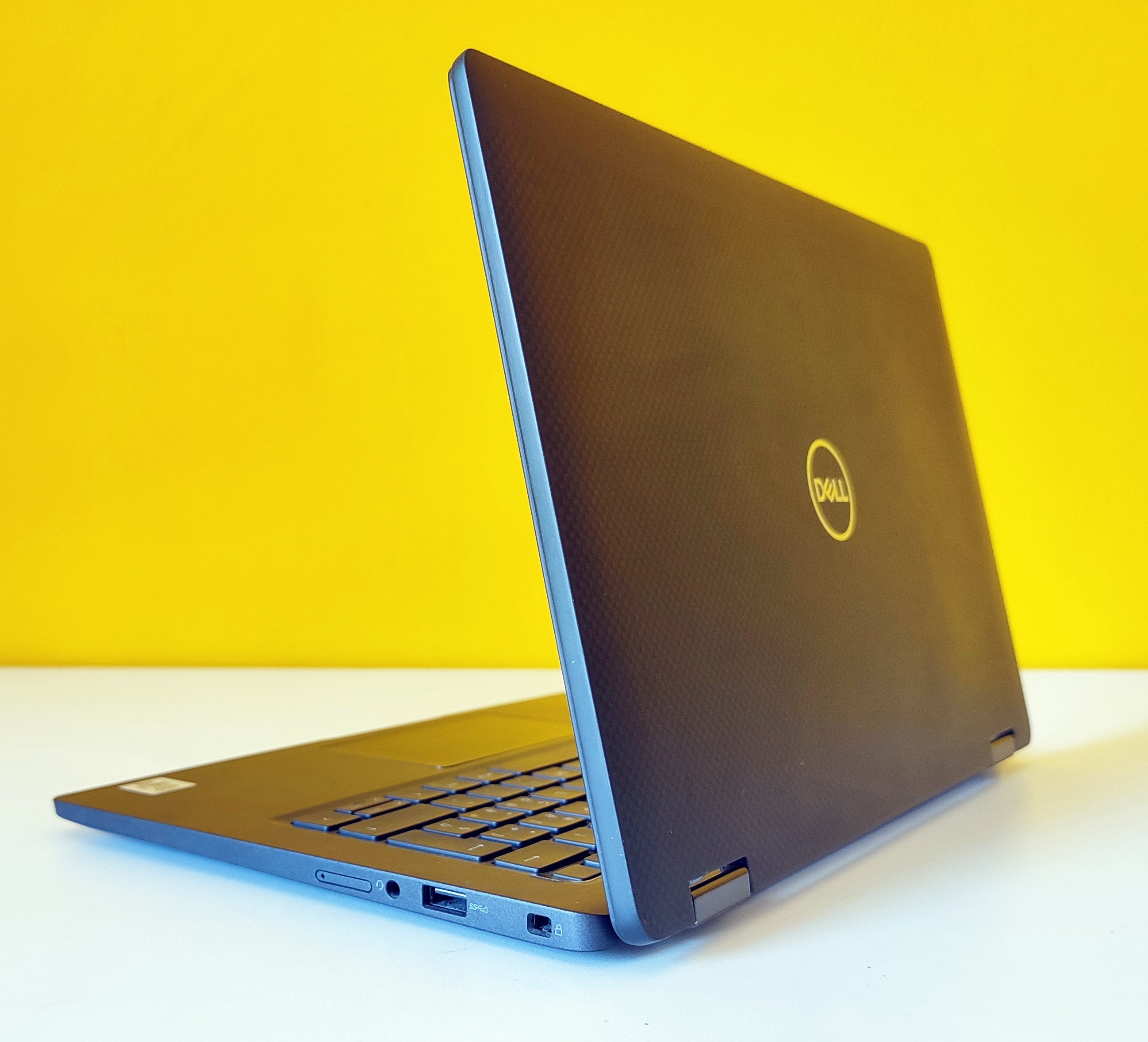 DELL Latitude 7310 Notebook 2-1 Convertibile 13.3" FullHD Touch Screen | Intel Core i5-10310 | Ram 16GB | SSD NVMe 512GB | WiFi Bluetooth Windows 11 Pro