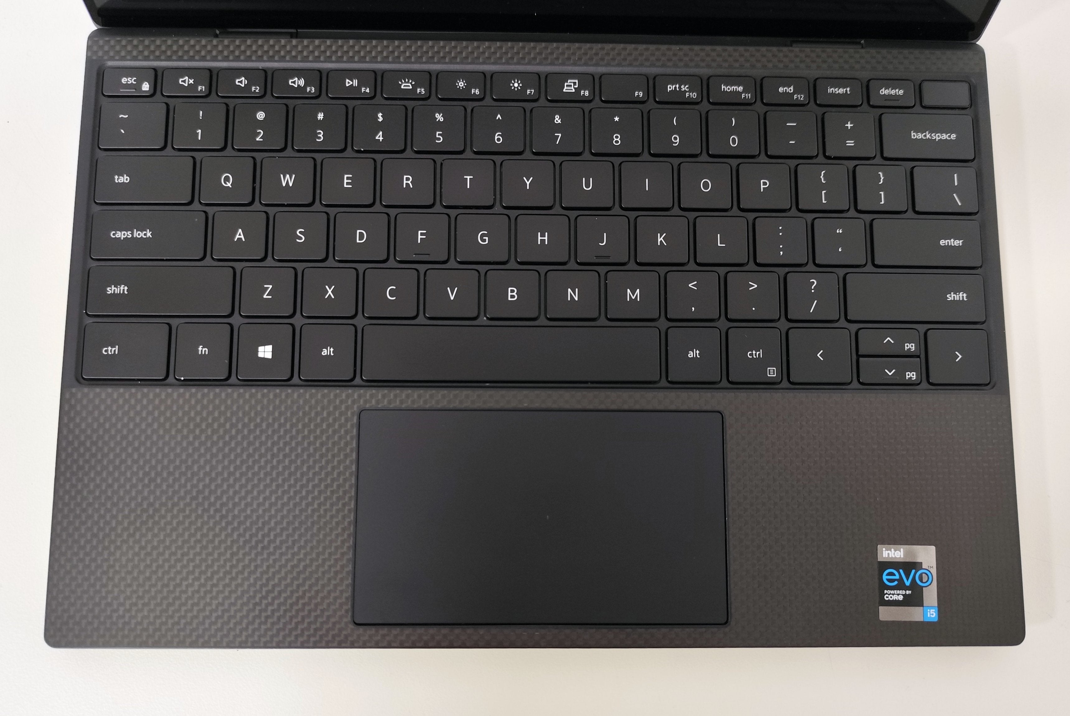 Dell XPS 9310 Notebook 13″ 4K TouchScreen | Intel Core i5-1135G7 | 16 GB RAM | FreeDOS Eleganz und Leistung
