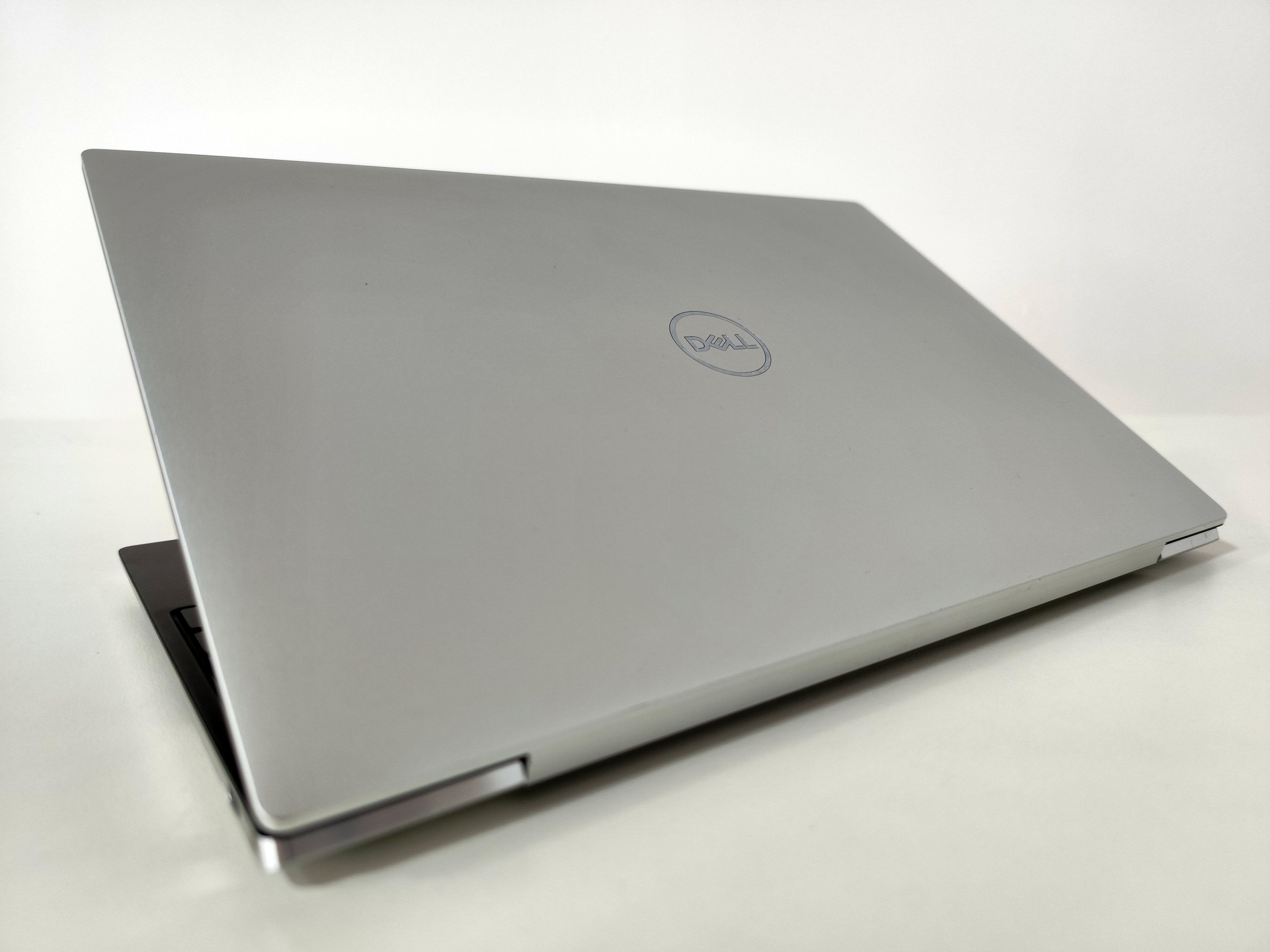 Dell XPS 9310 Notebook 13″ 4K TouchScreen | Intel Core i5-1135G7 | 16 GB RAM | FreeDOS Eleganz und Leistung