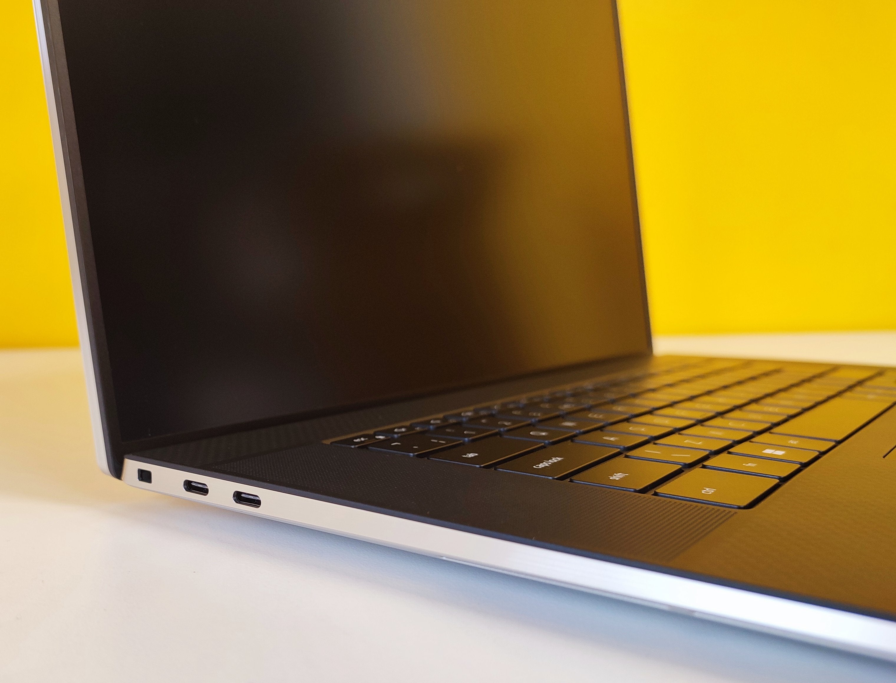 Dell XPS 9730 17"  | Intel Core i9-13900H | 64GB RAM | 1TB SSD | Nvidia RTX 4080 | Windows 11 Prodotto NUOVO