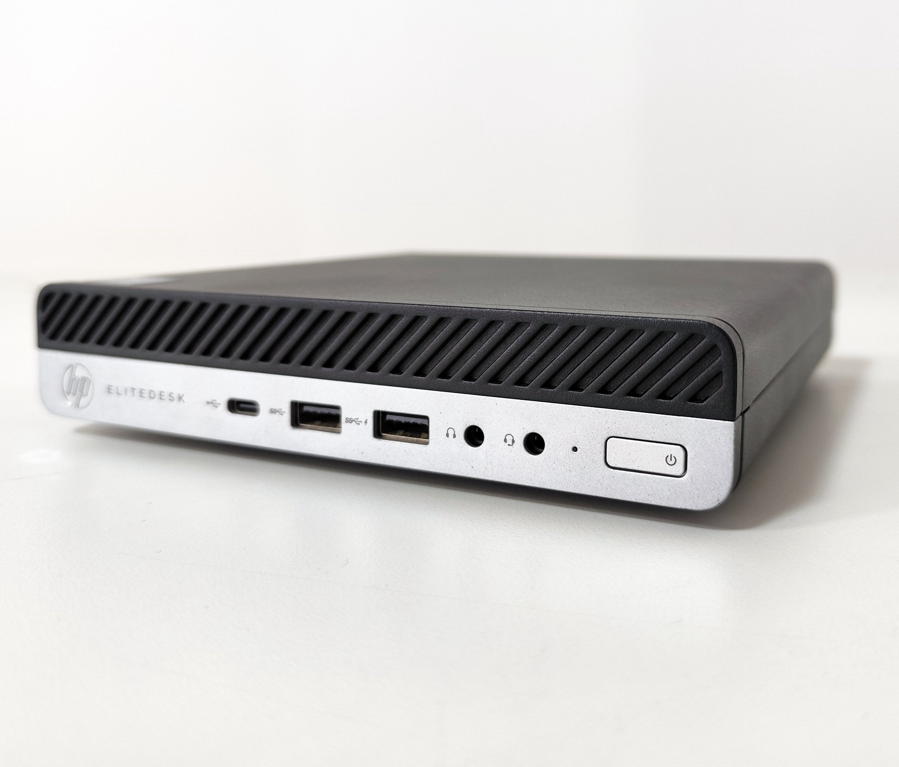 HP EliteDesk mini desktop PC ricondizionato su qalnexvori.shop, vista frontale con porte USB