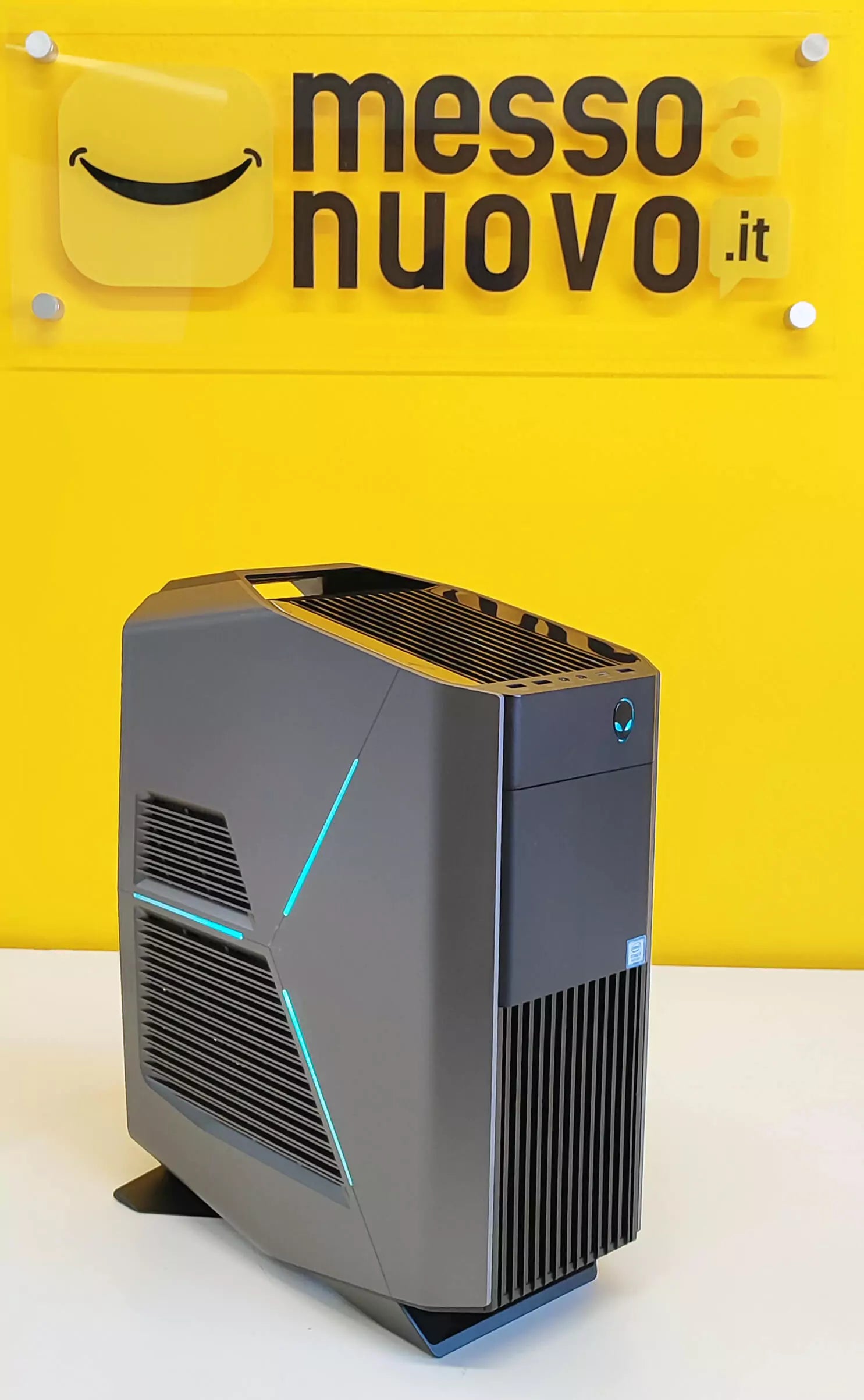 Dell Alienware Aurora R7 PC-Gaming-Bundle | Intel Core i7-8700 6 Kerne | RAM 64 GB | NVMe SSD 512 GB + 2 TB | Nvidia GTX 1080Ti 11GB | Windows 11 Pro + Dell U2717 27" QuadHD 2K IPS-Monitor