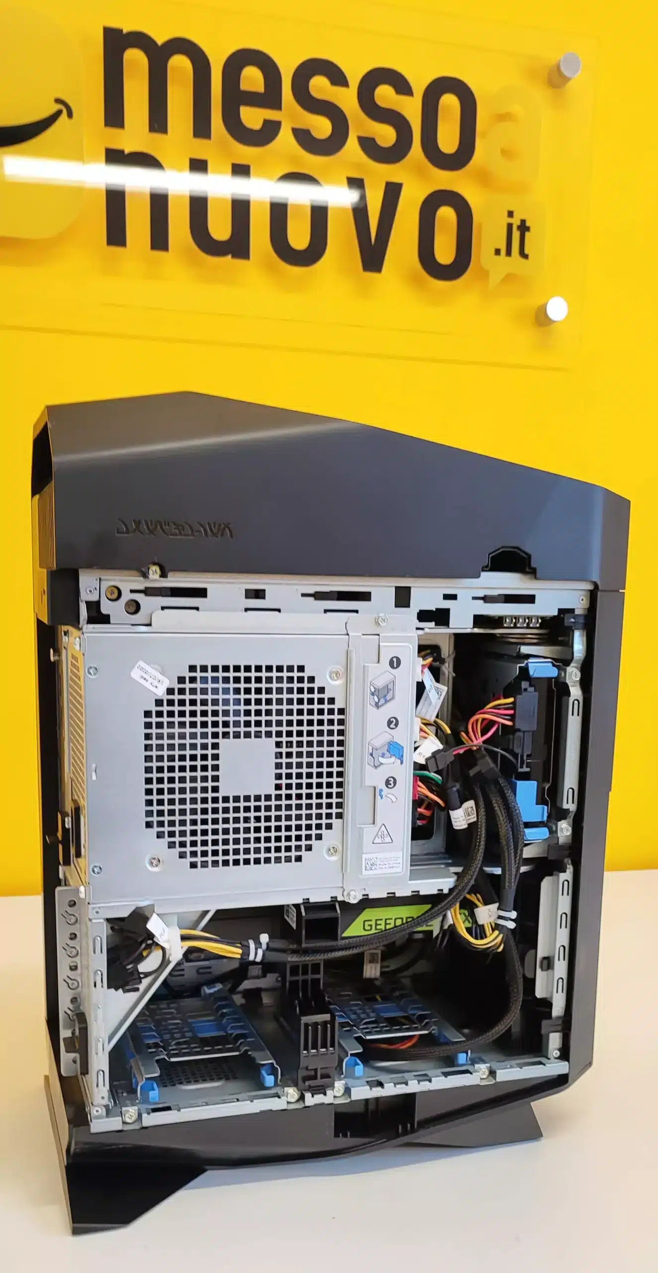 Dell Alienware Aurora R7 PC-Gaming-Bundle | Intel Core i7-8700 6 Kerne | RAM 64 GB | NVMe SSD 512 GB + 2 TB | Nvidia GTX 1080Ti 11GB | Windows 11 Pro + Dell U2717 27" QuadHD 2K IPS-Monitor