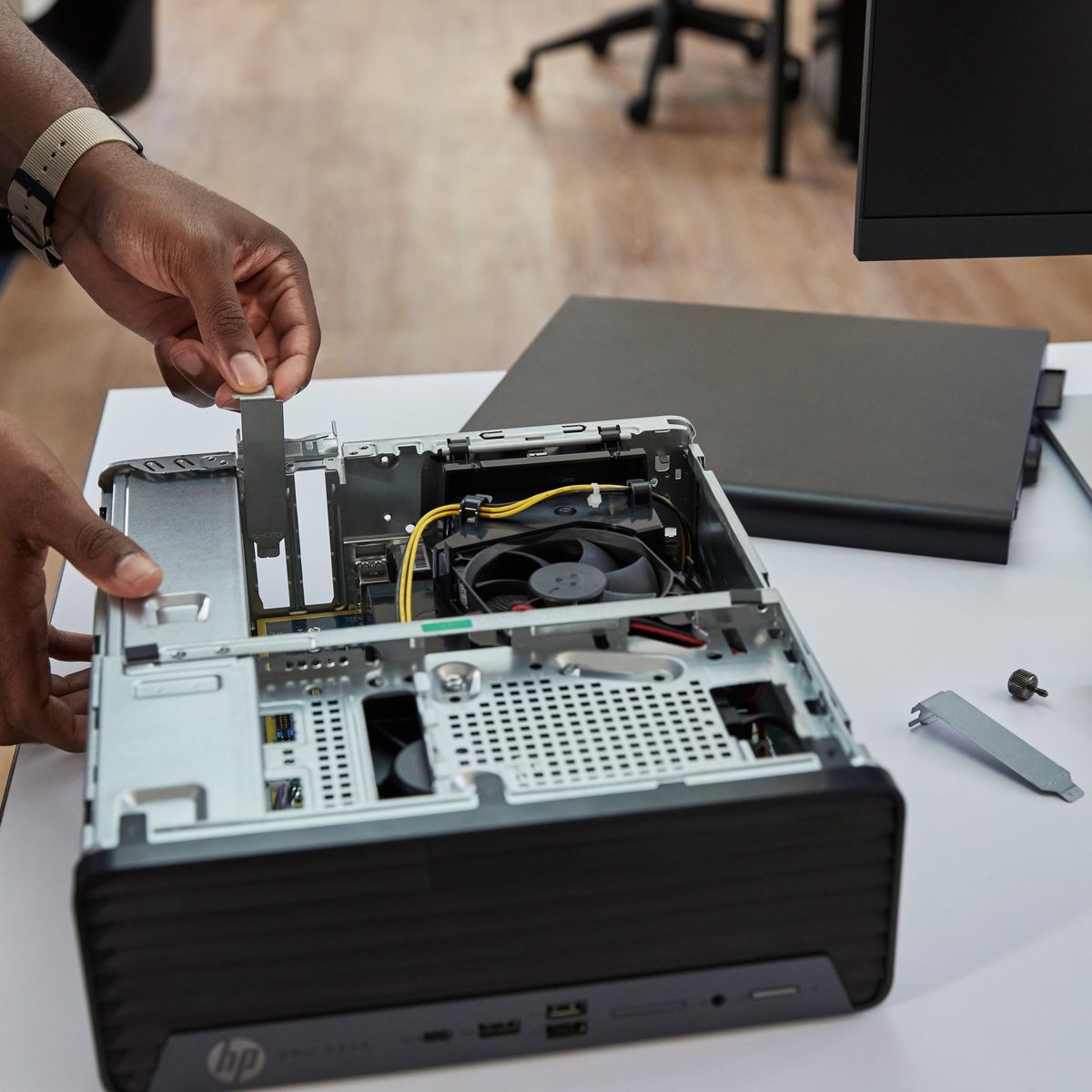 HP INC. 400G9 SFF I5-13500 16/512 W11P 3YW