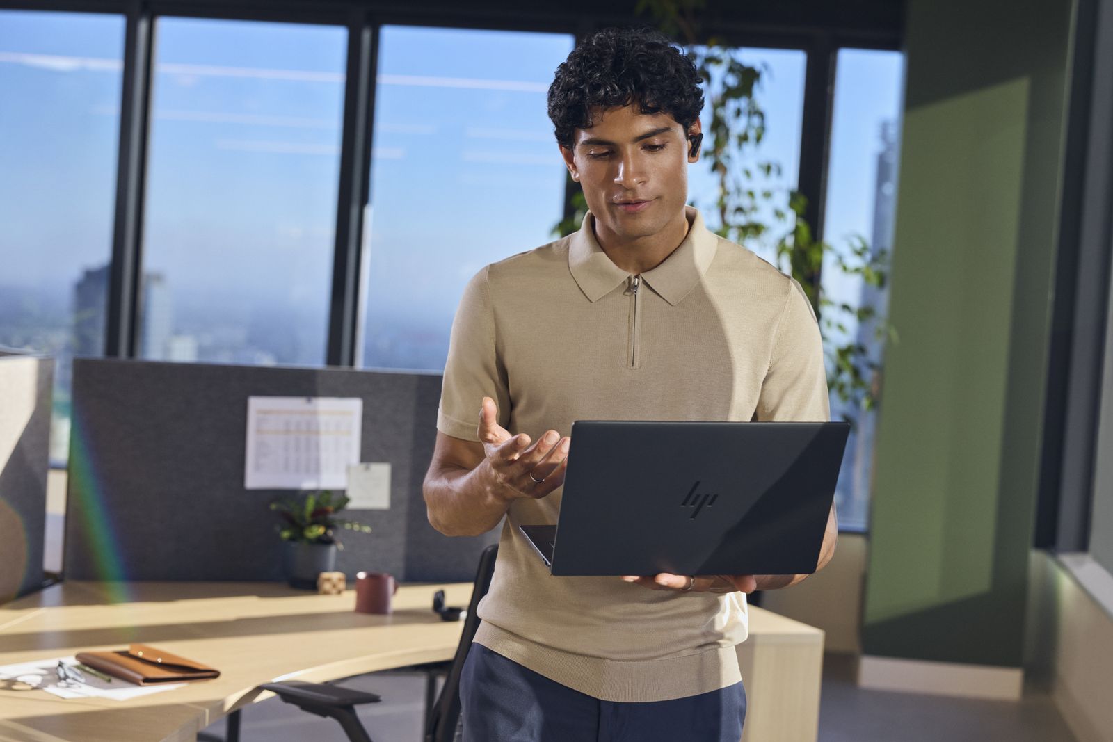 HP INC. EB XG2I 14 AI U7-356H 32/1 WIN11P 3YOFF